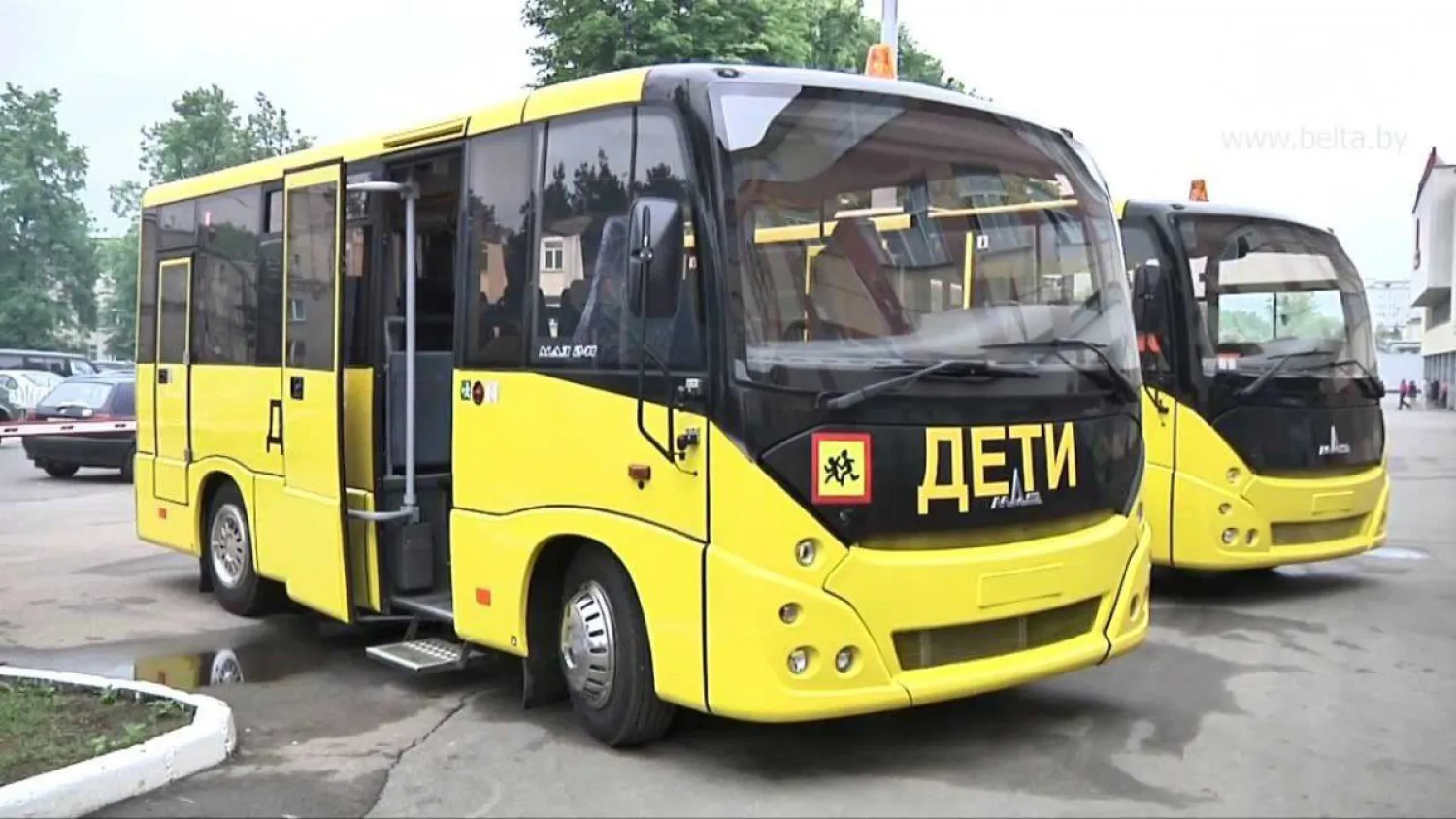 Более 500 автобусов поступят в казахстанские села для перевозки детей
