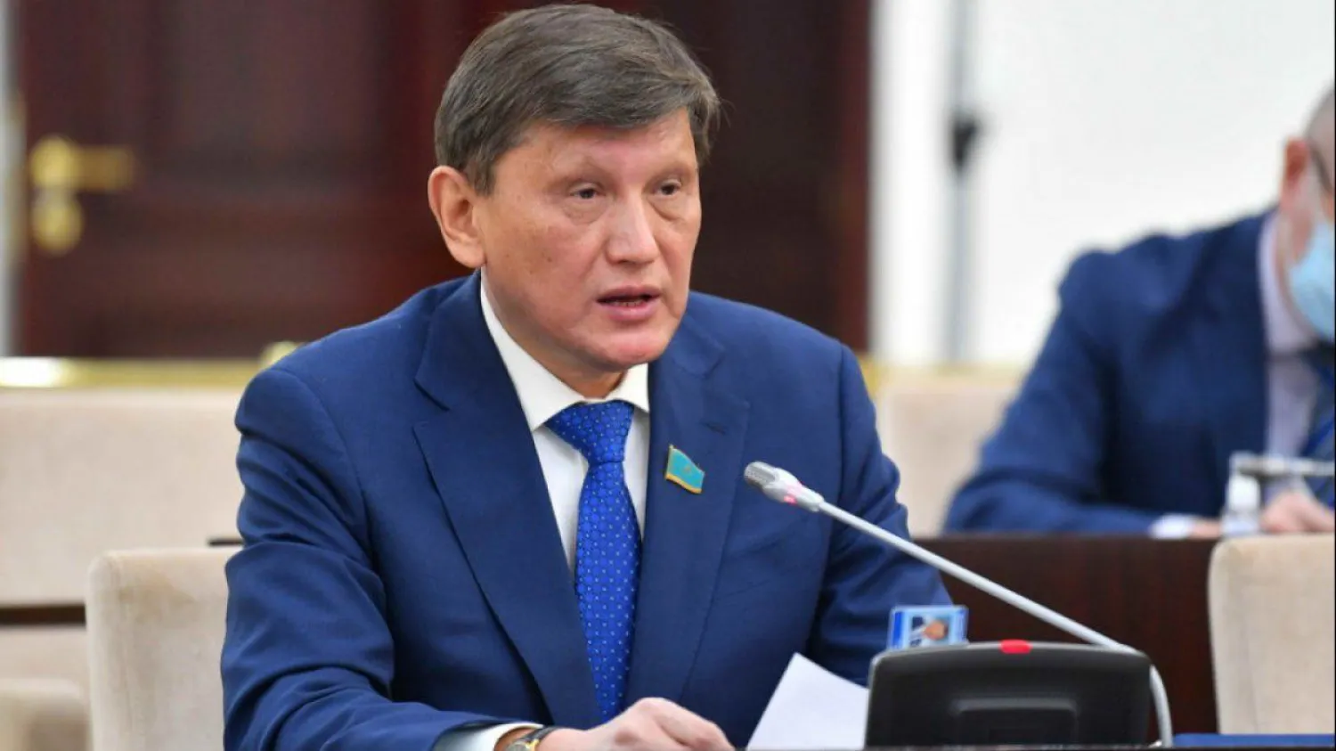 Сенатор потребовал наказать группу «Ирина Кайратовна» за оскорбление госсимволов