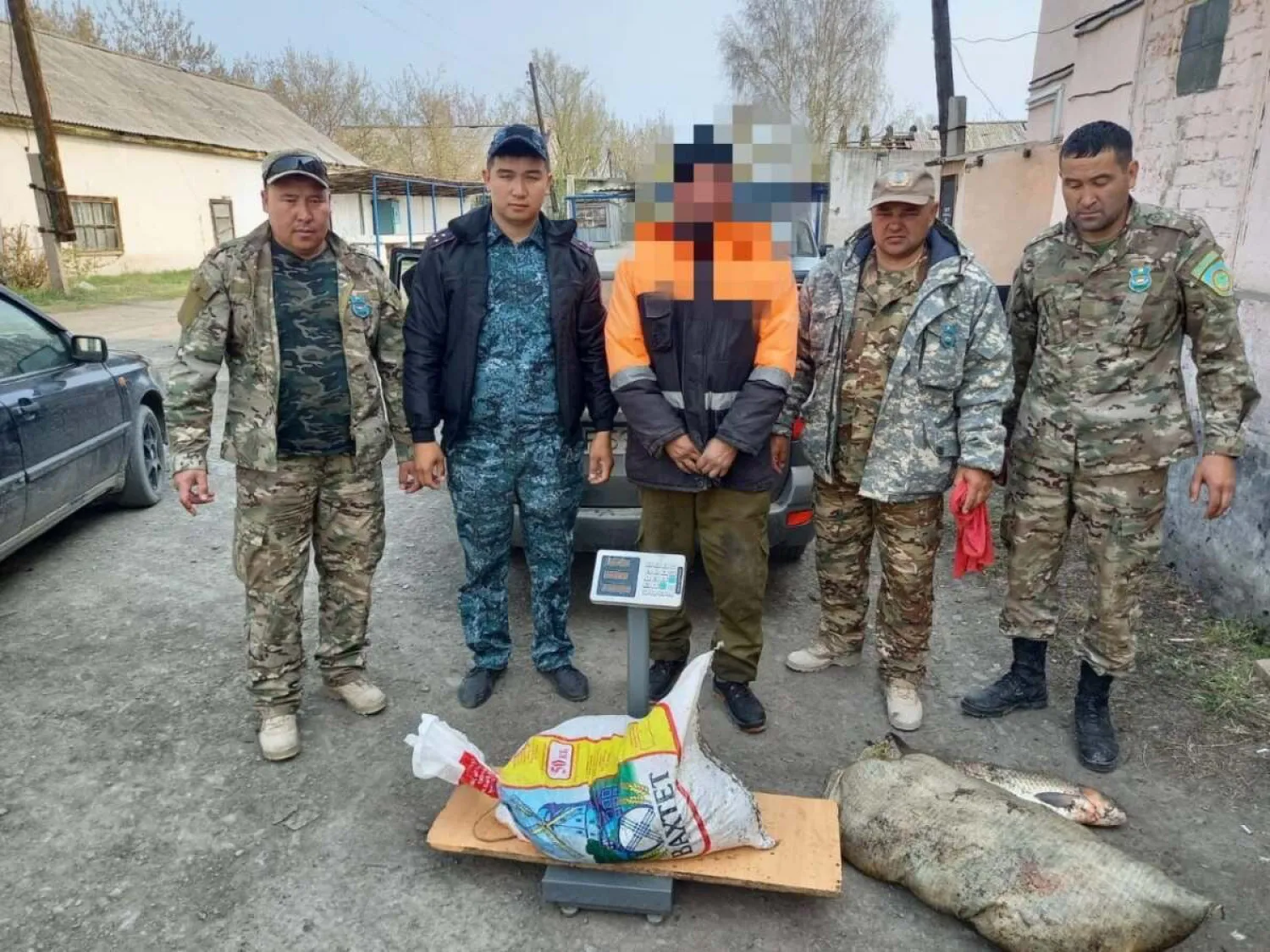 Браконьеров со 150 кг рыбы задержаали на востоке страны