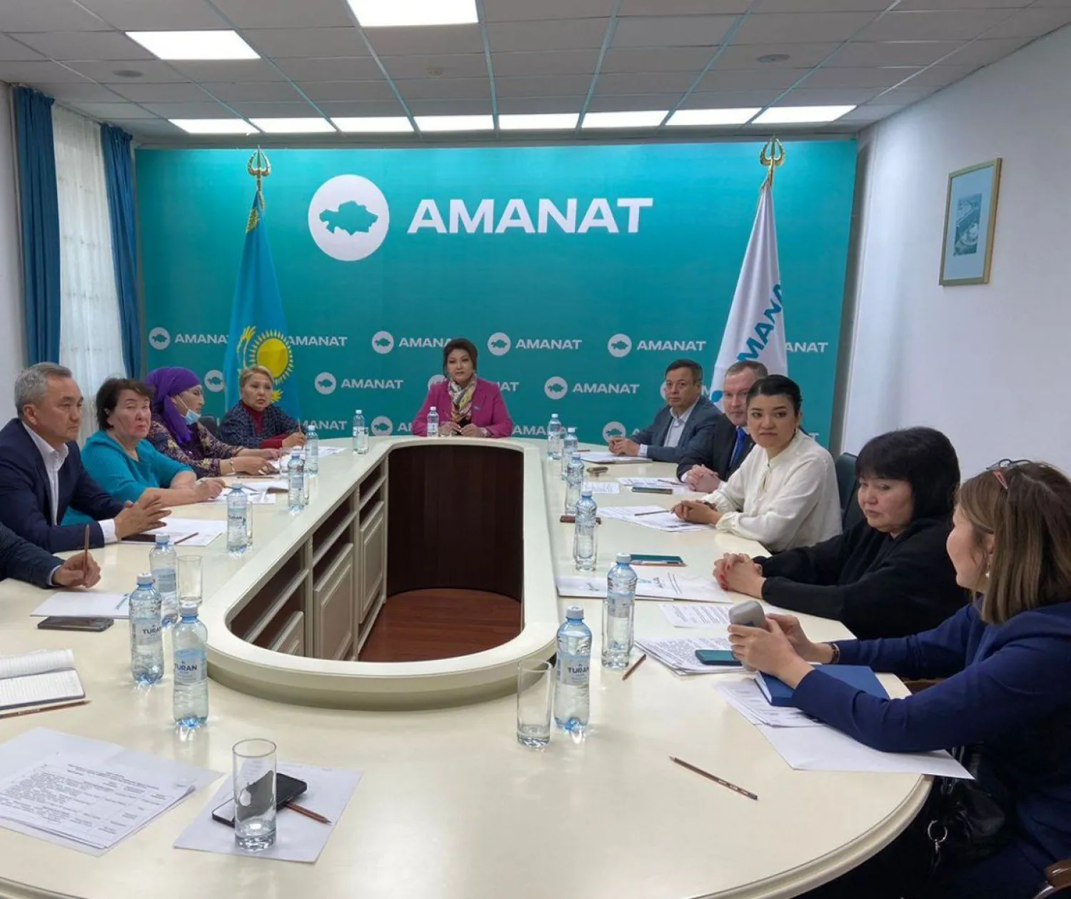 Резонансный случай обсудили в столичном филиале партии «AMANAT»