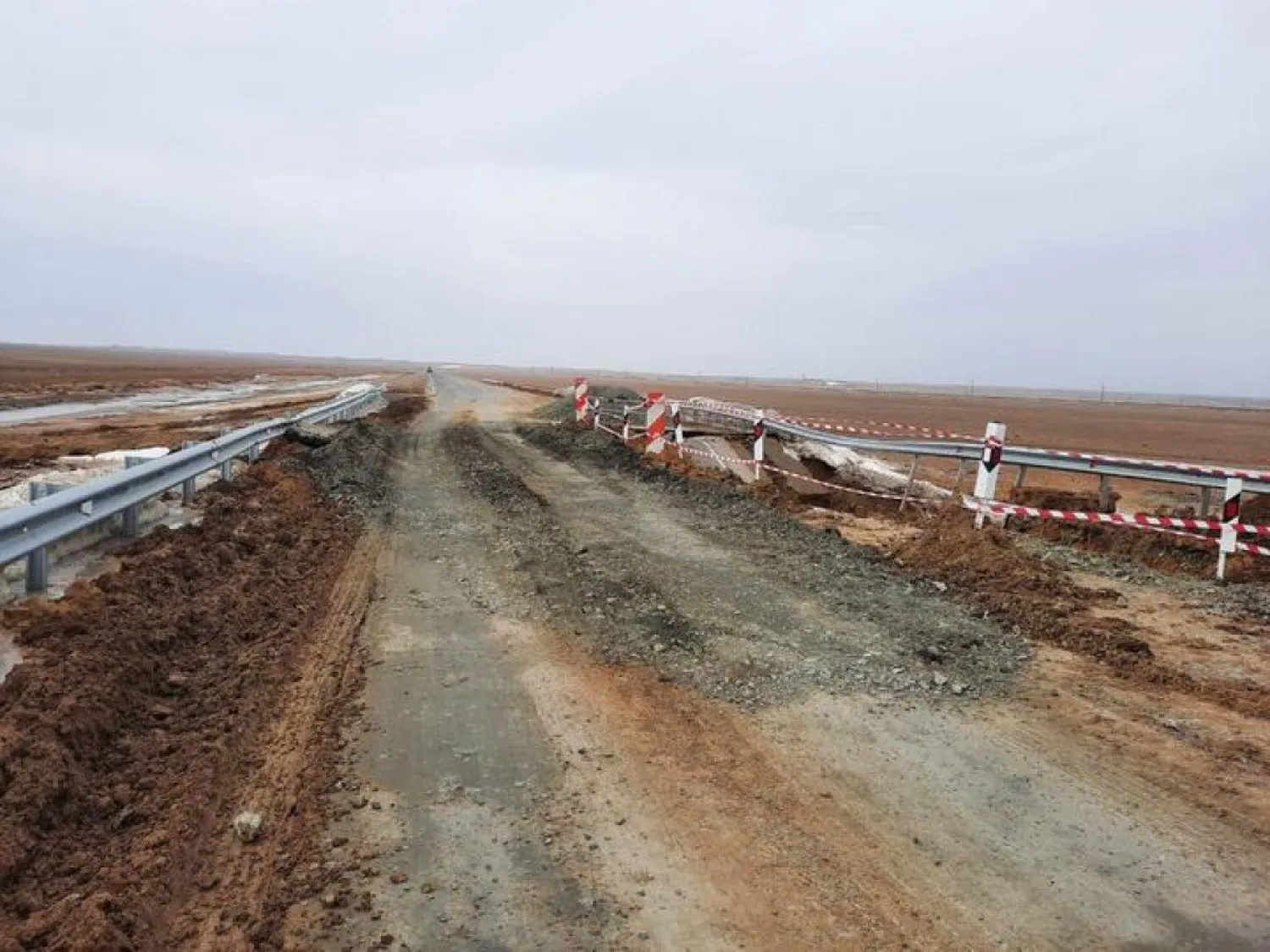 На участке республиканской трассы в Актюбинской области завершены временные восстановительные работы