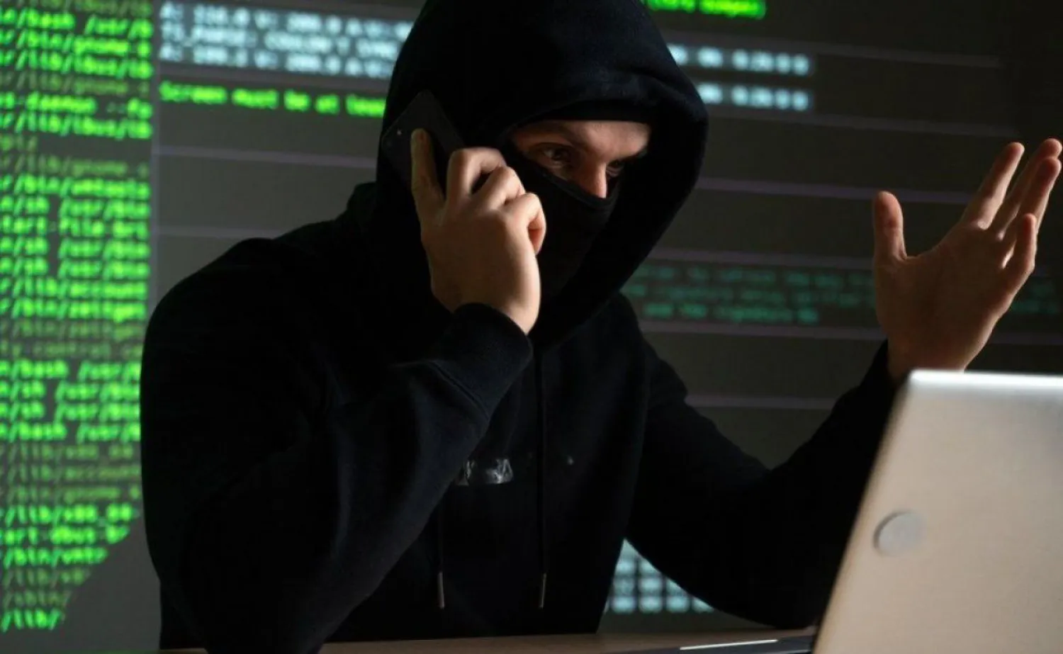 Мошенники пытались оформить кредиты на казахстанцев от имени фонда «Қазақстан халқына»
