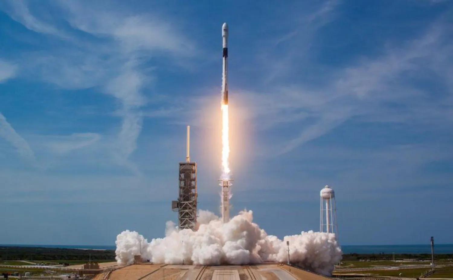Ракета Falcon 9 врежется в Луну после 7 лет космических странствий