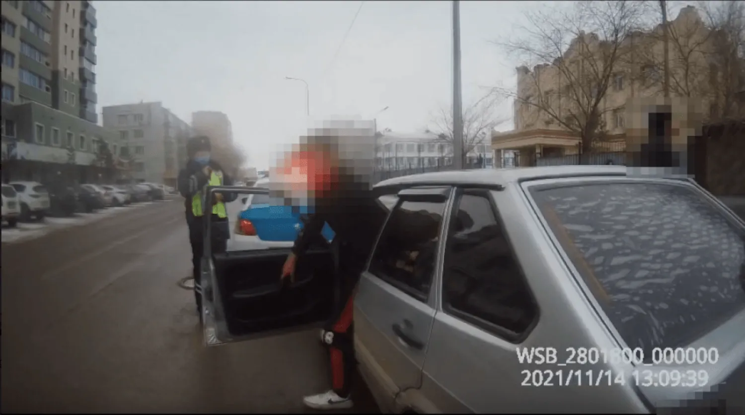 В Нур-Султане подросток гонял по городу без прав и с подложными номерами