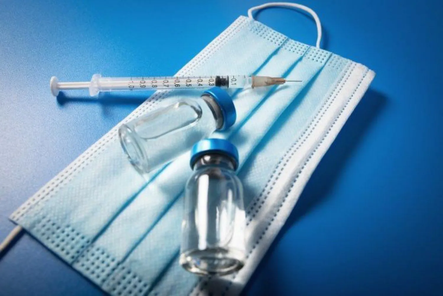 Минздрав утвердил обязательную вакцинацию как условие допуска на работу