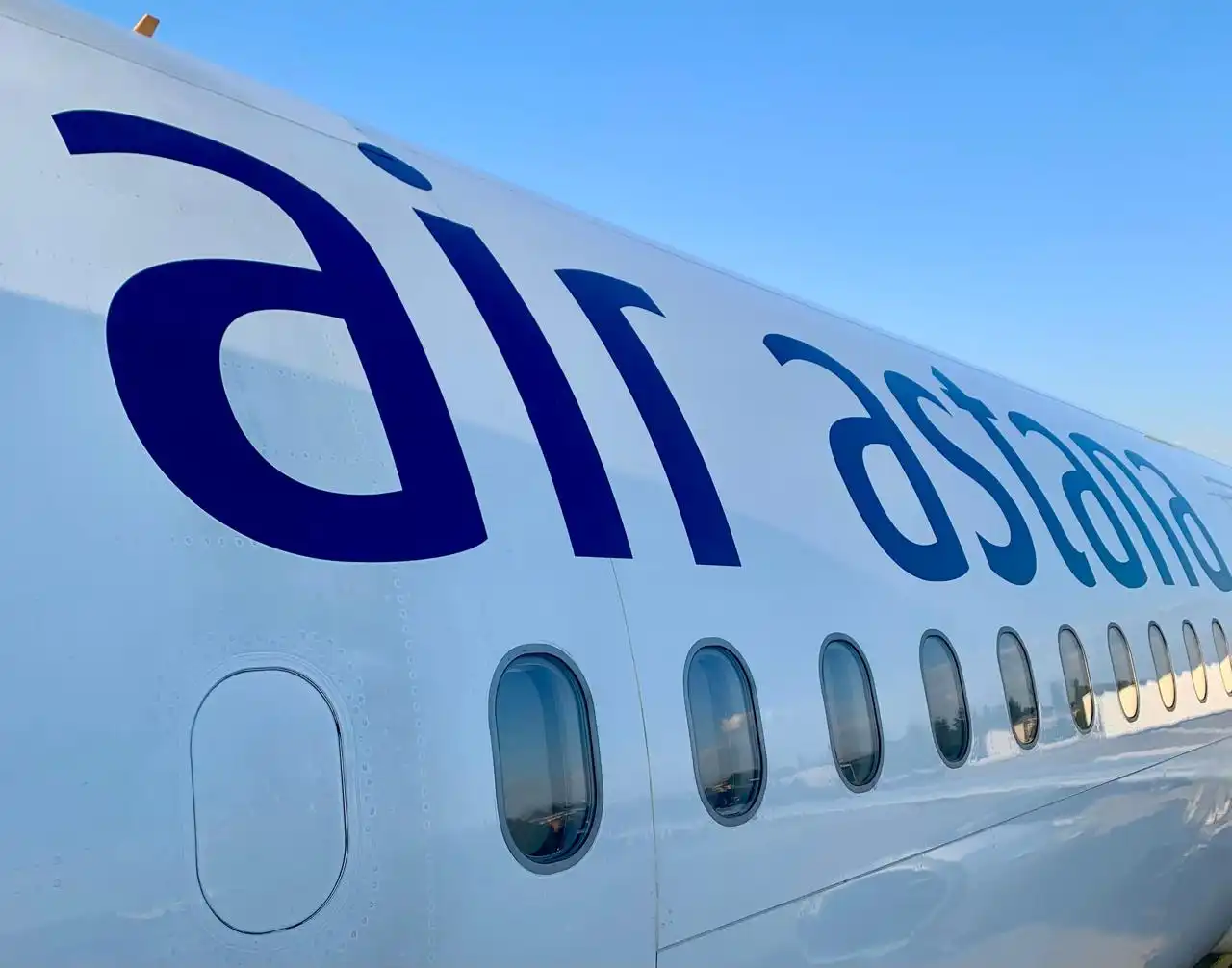 Самолет Air Astana успешно совершил посадку при шторме в Лондоне