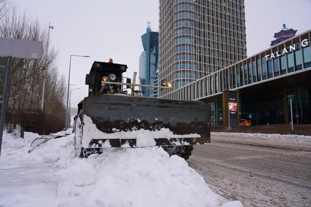 В столице в уборке снега задействовано порядка 200 дорожных рабочих