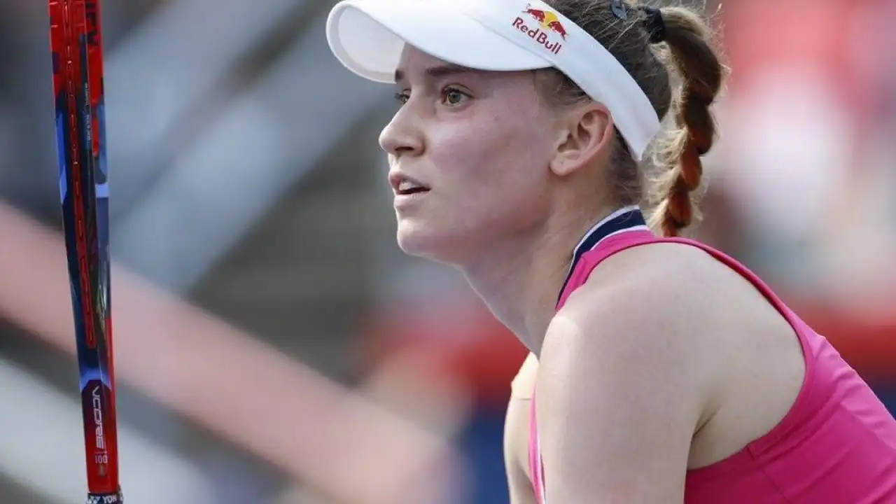 Елена Рыбакина пробилась в третий круг турнира WTA 1000