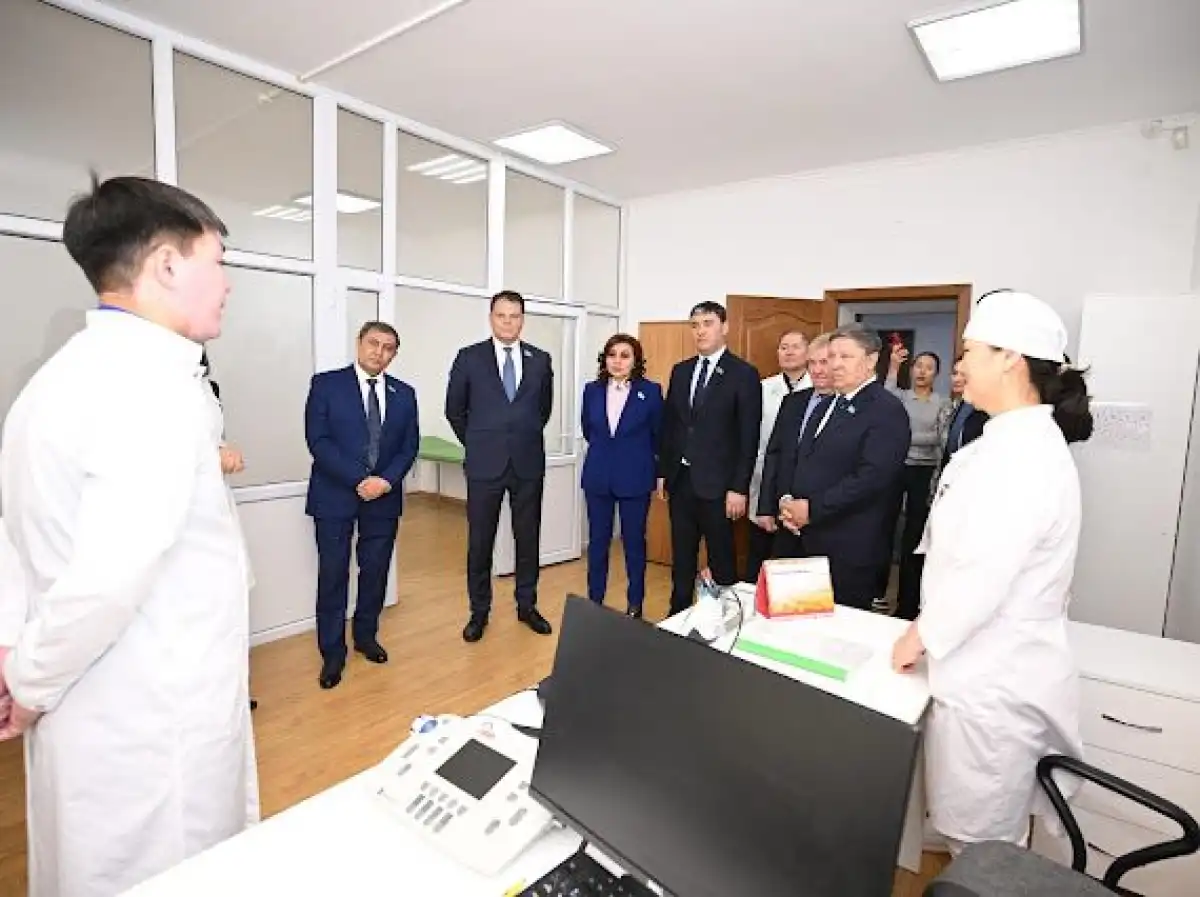 Сенаторы посетили столичный госпиталь ветеранов