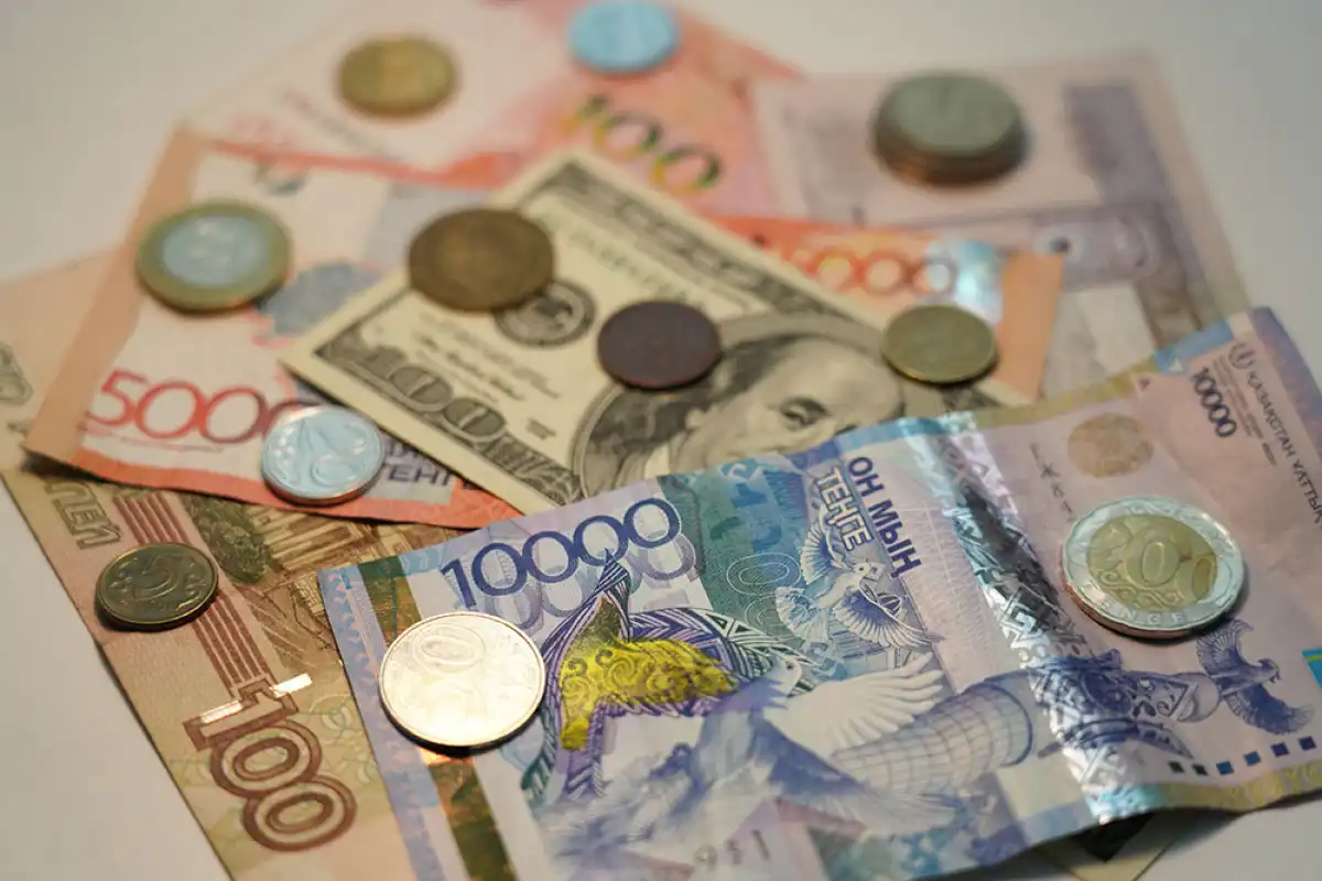 Курс валют в обменниках Астаны на 2 мая