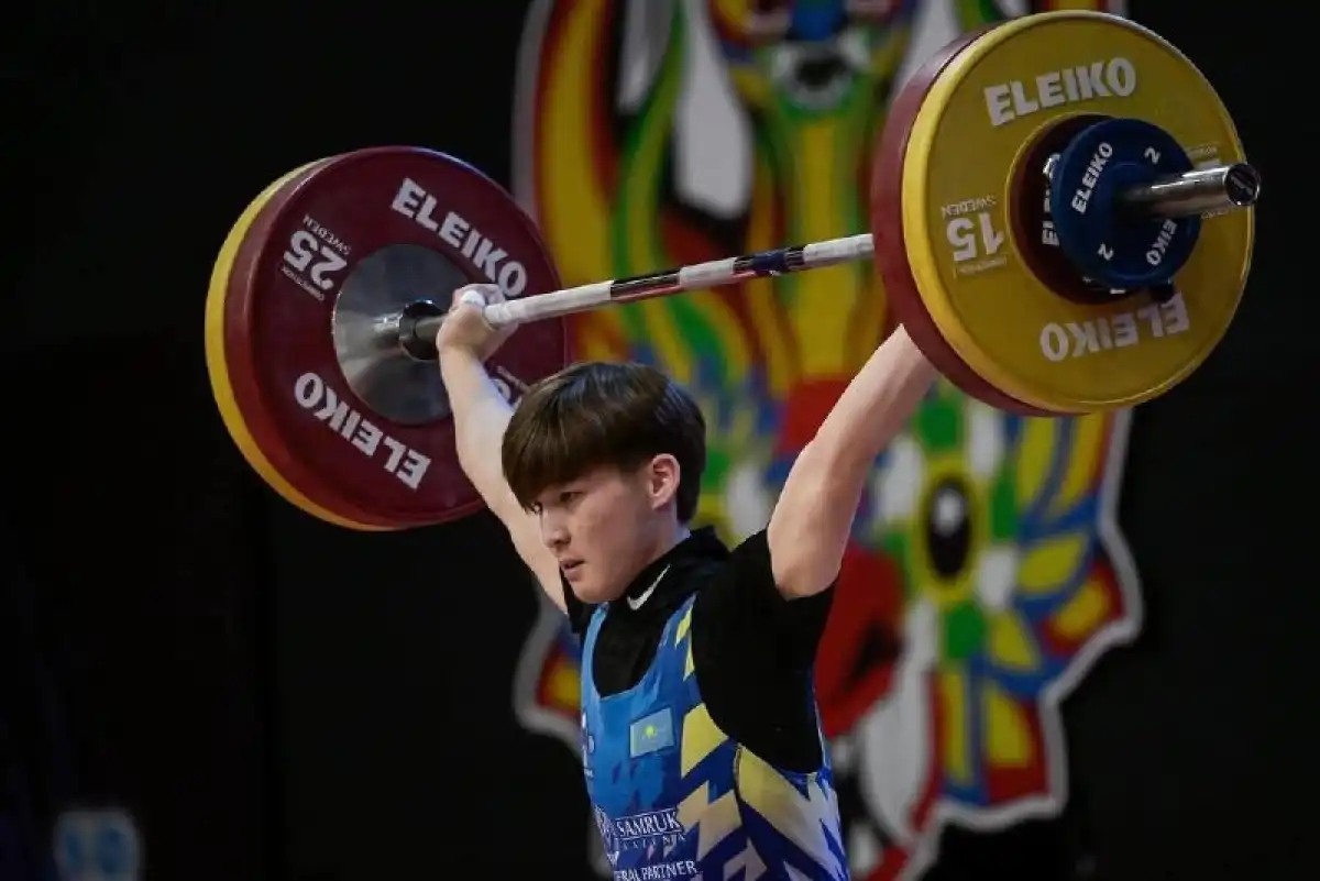 Казахстанский штангист завоевал золото на юношеском чемпионате мира в Перу