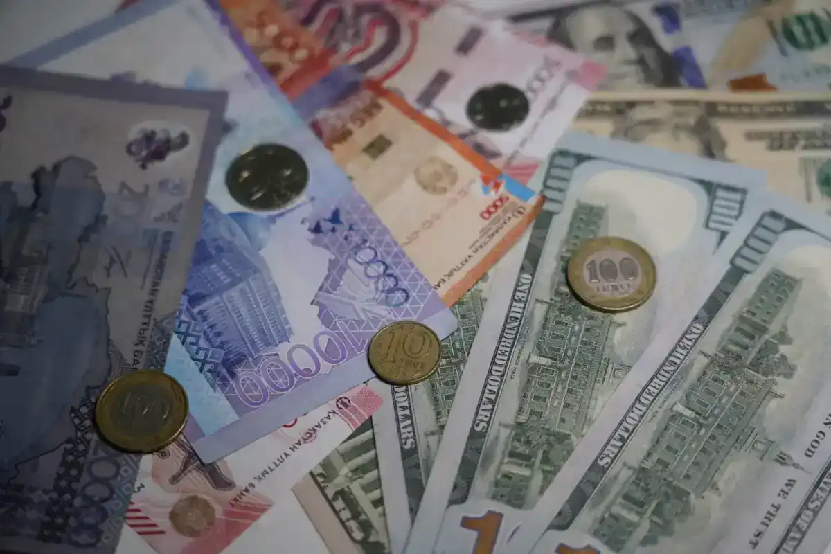 Курс валют в обменниках Астаны на 6 мая
