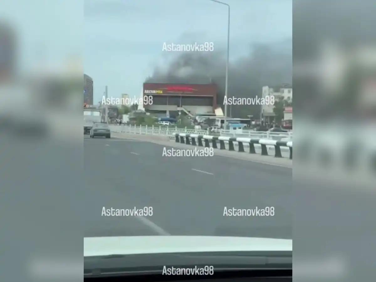 Рынок «Шапагат» загорелся в Астане (ВИДЕО)