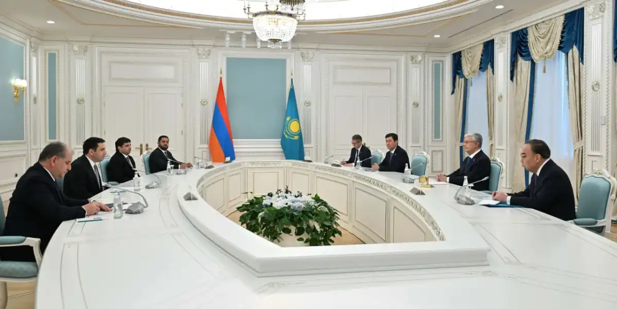 Токаев принял спикера Парламента Армении