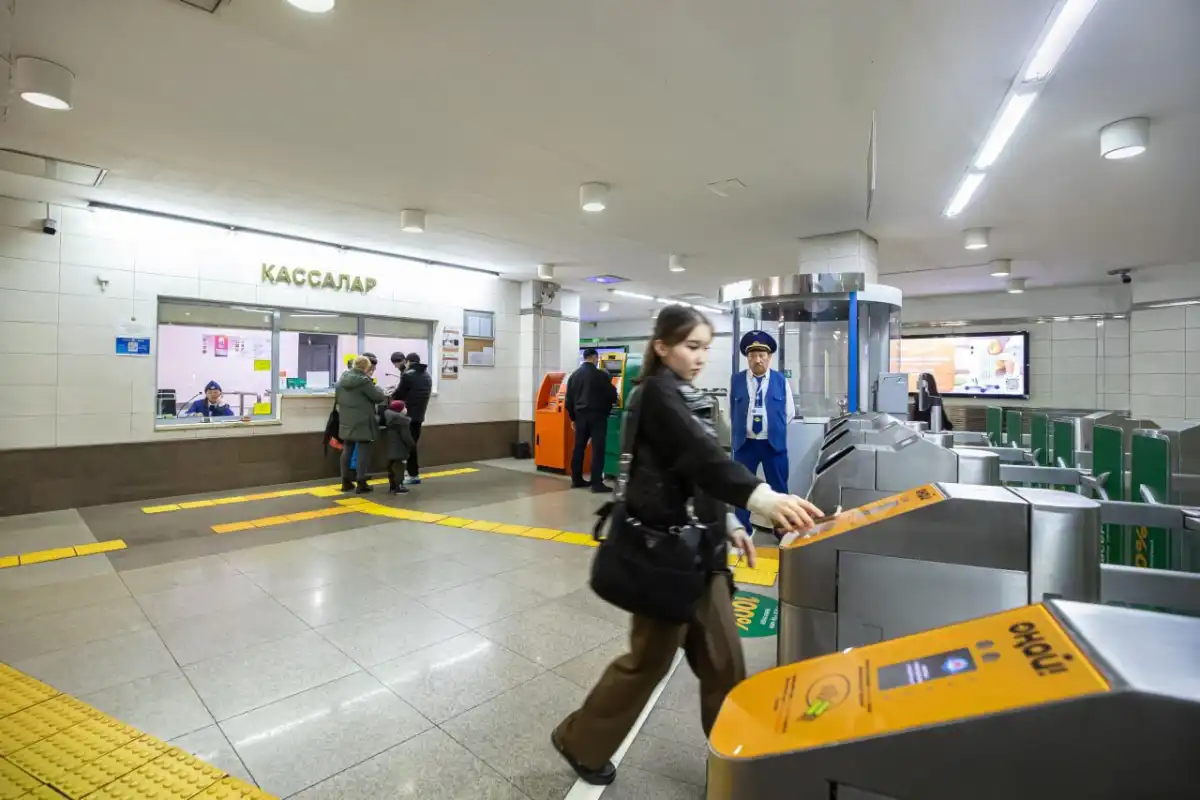 Алматинское метро переходит на новый способ оплаты