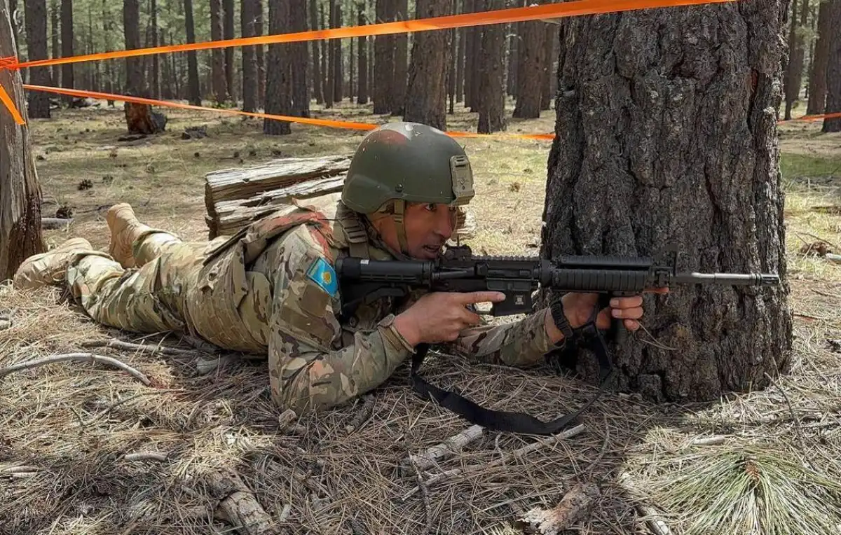 Казахстанский военнослужащий установил рекорд на конкурсе Best worrier в США