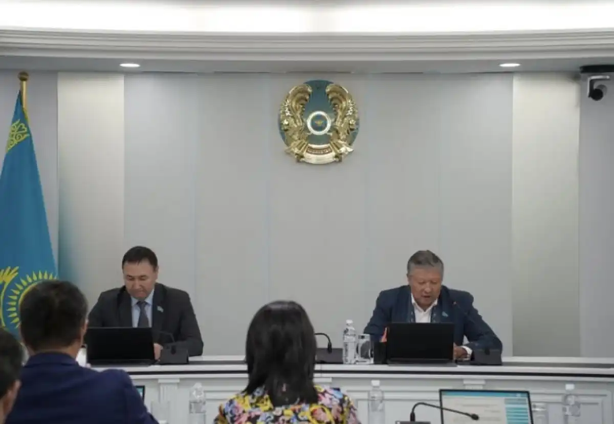 В Астане обсудили развитие архивного дела и продвижение казахского языка