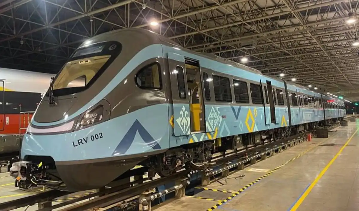 Началась отгрузка поездов для столичного LRT в Китае