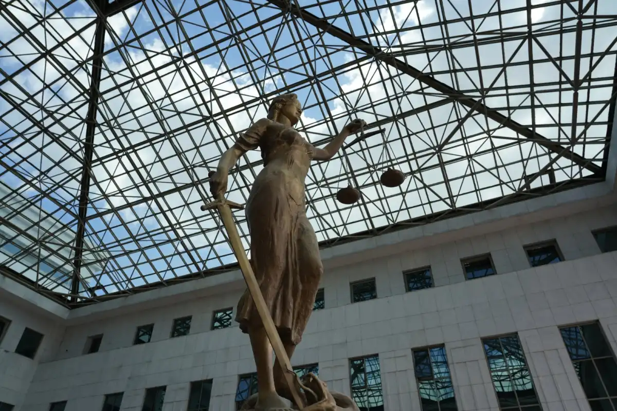 Виновных в гибели двух человек при пожаре на АЗС осудили в Туркестанской области