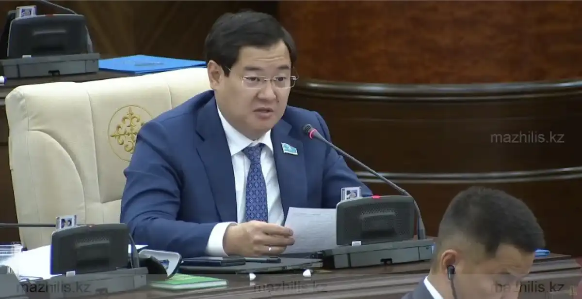 Разрешить тонировку передних боковых стекол авто предлагает депутат
