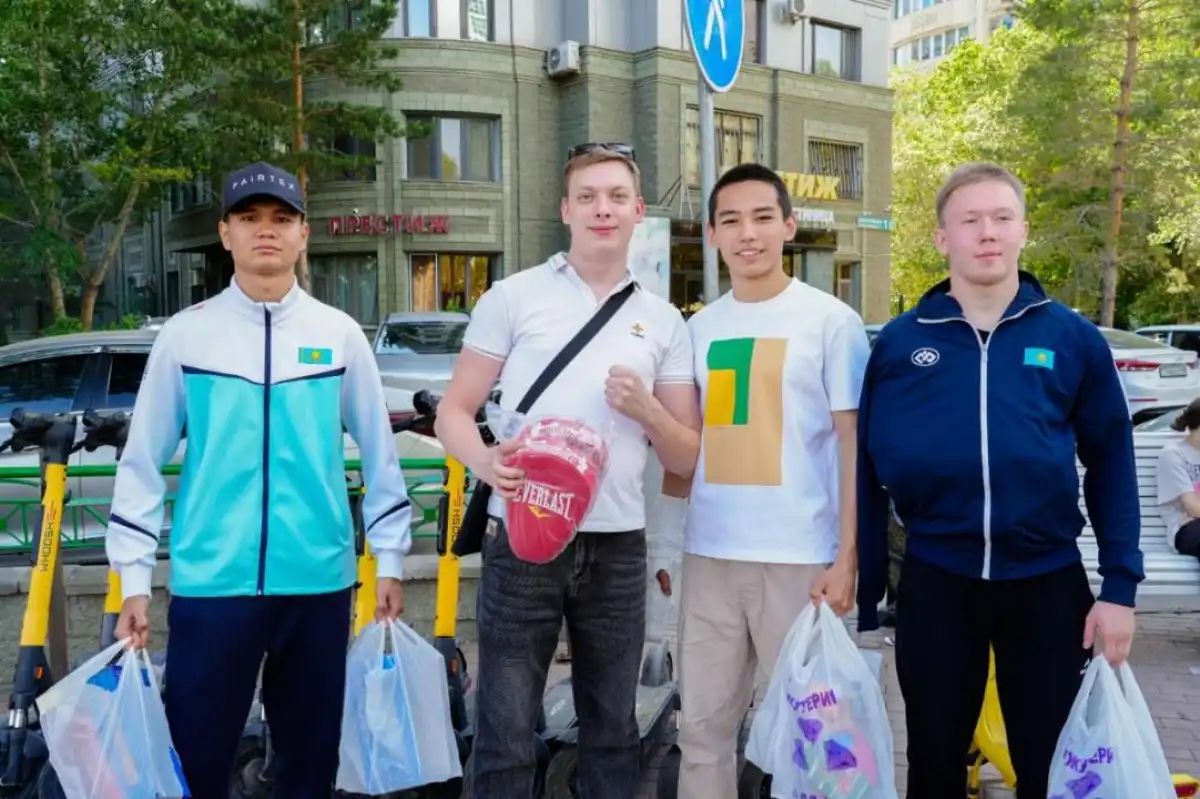 Табак - на спорт: в Астане прошла необычная акция с участием чемпионов