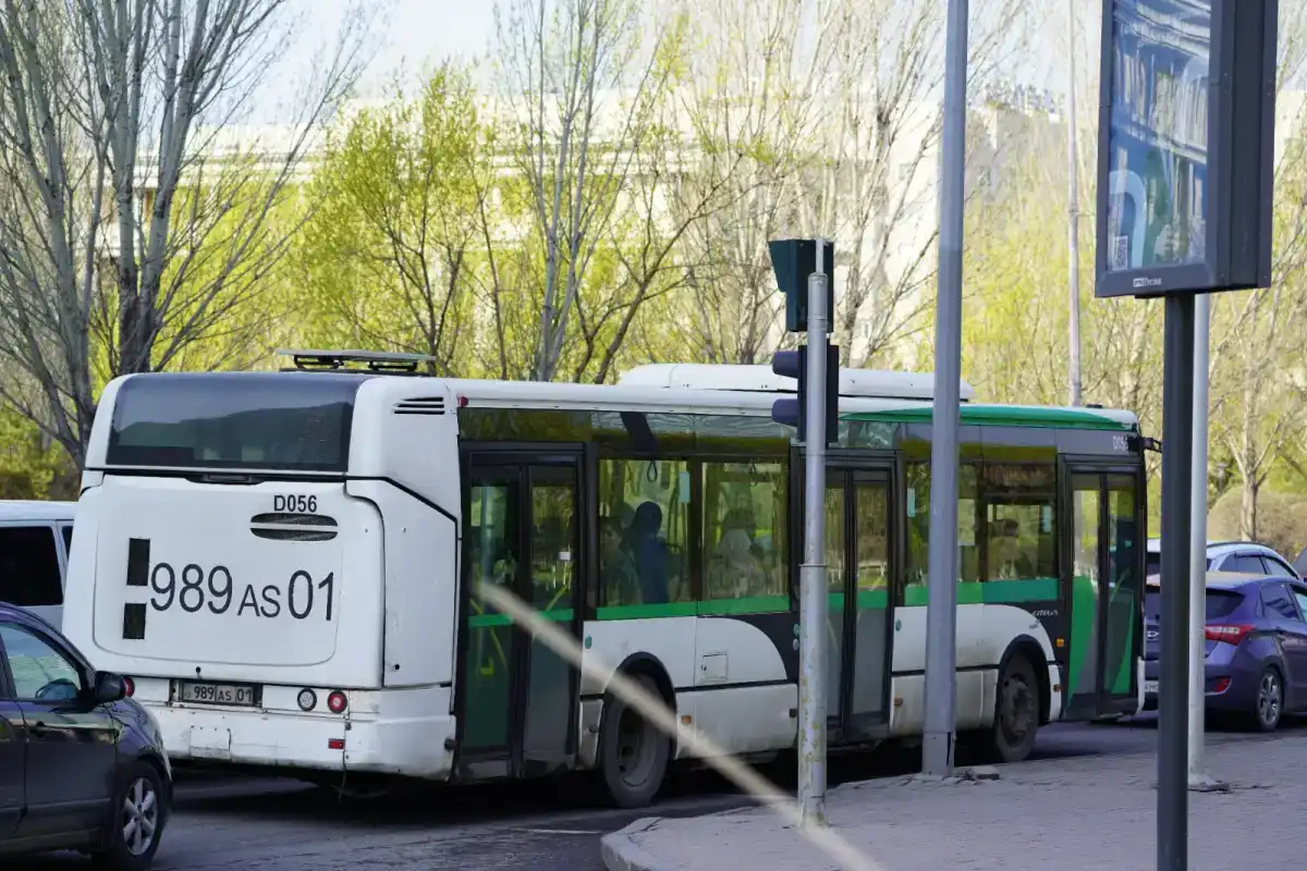 В Астане некоторые автобусы временно изменили маршрут