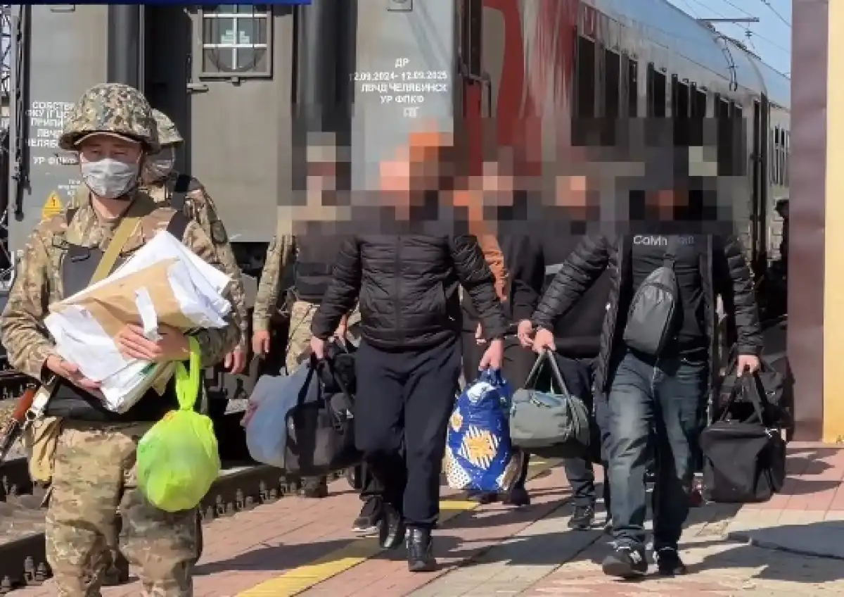 Подозреваемого в особо крупном мошенничестве экстрадировали из России