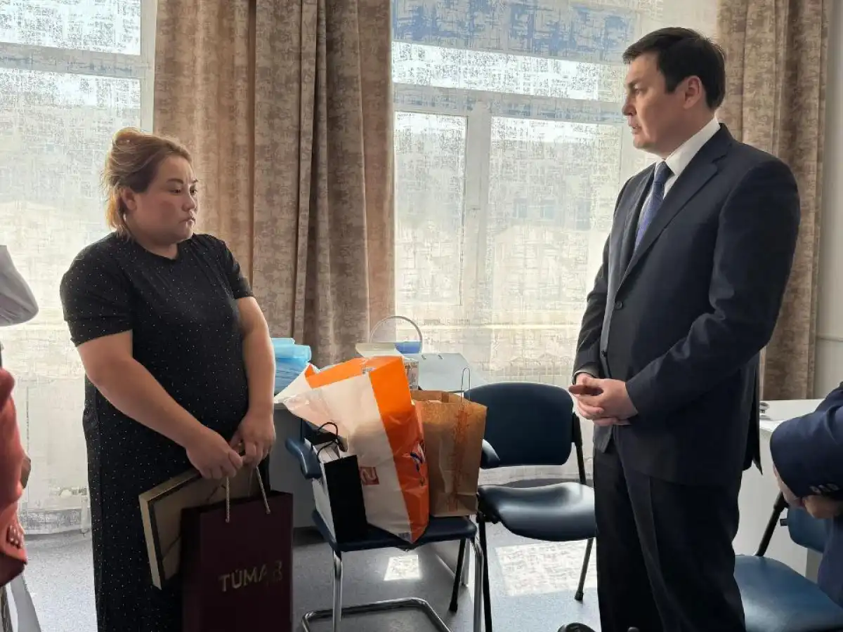Семье пострадавшей в ДТП девочки передали 4-комнатную квартиру в Астане