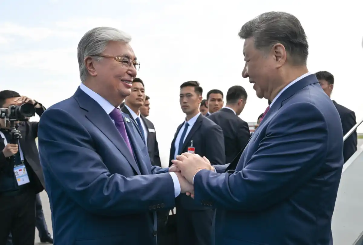 Касым-Жомарт Токаев проводил Си Цзиньпина в аэропорту Астаны