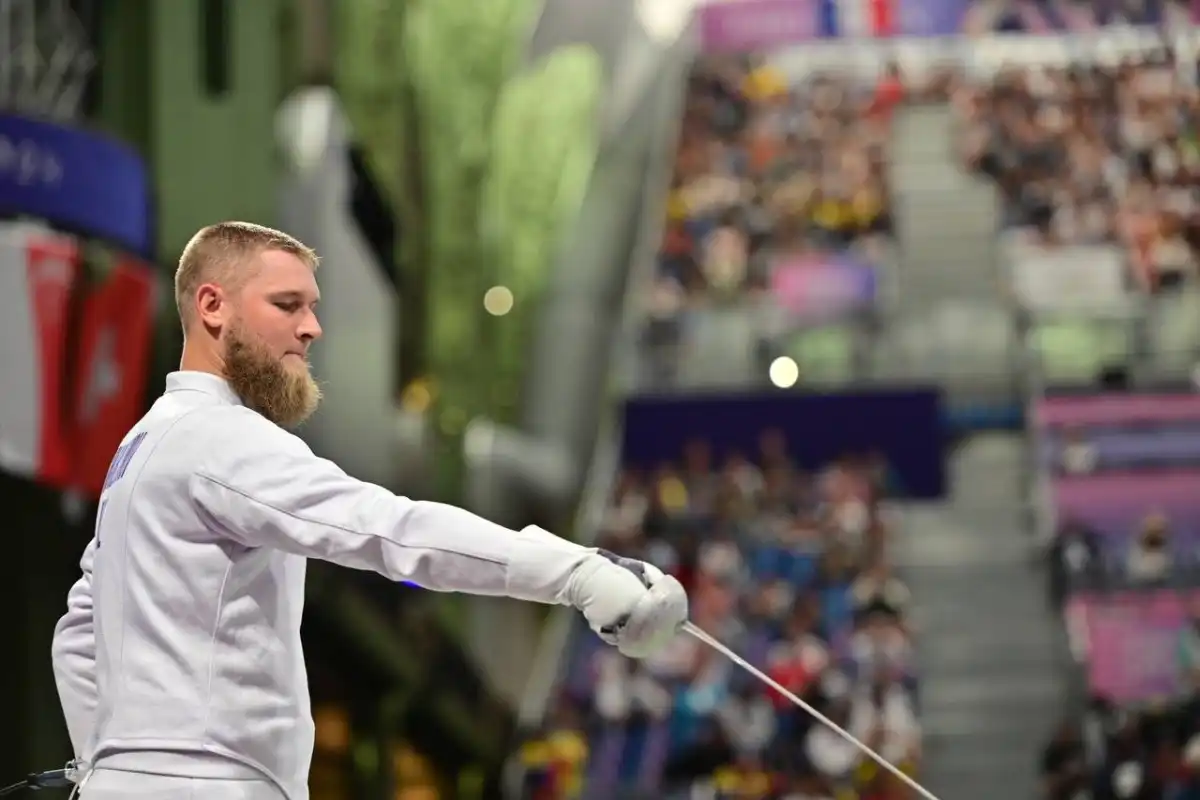 Казахстанец стал бронзовым призером чемпионата Азии по фехтованию