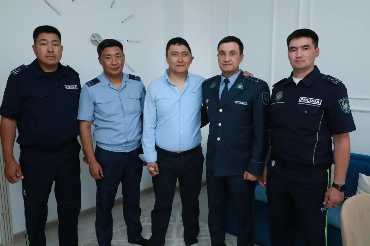 В Астане наградили наградили героя-полицейского Архата Ракишева