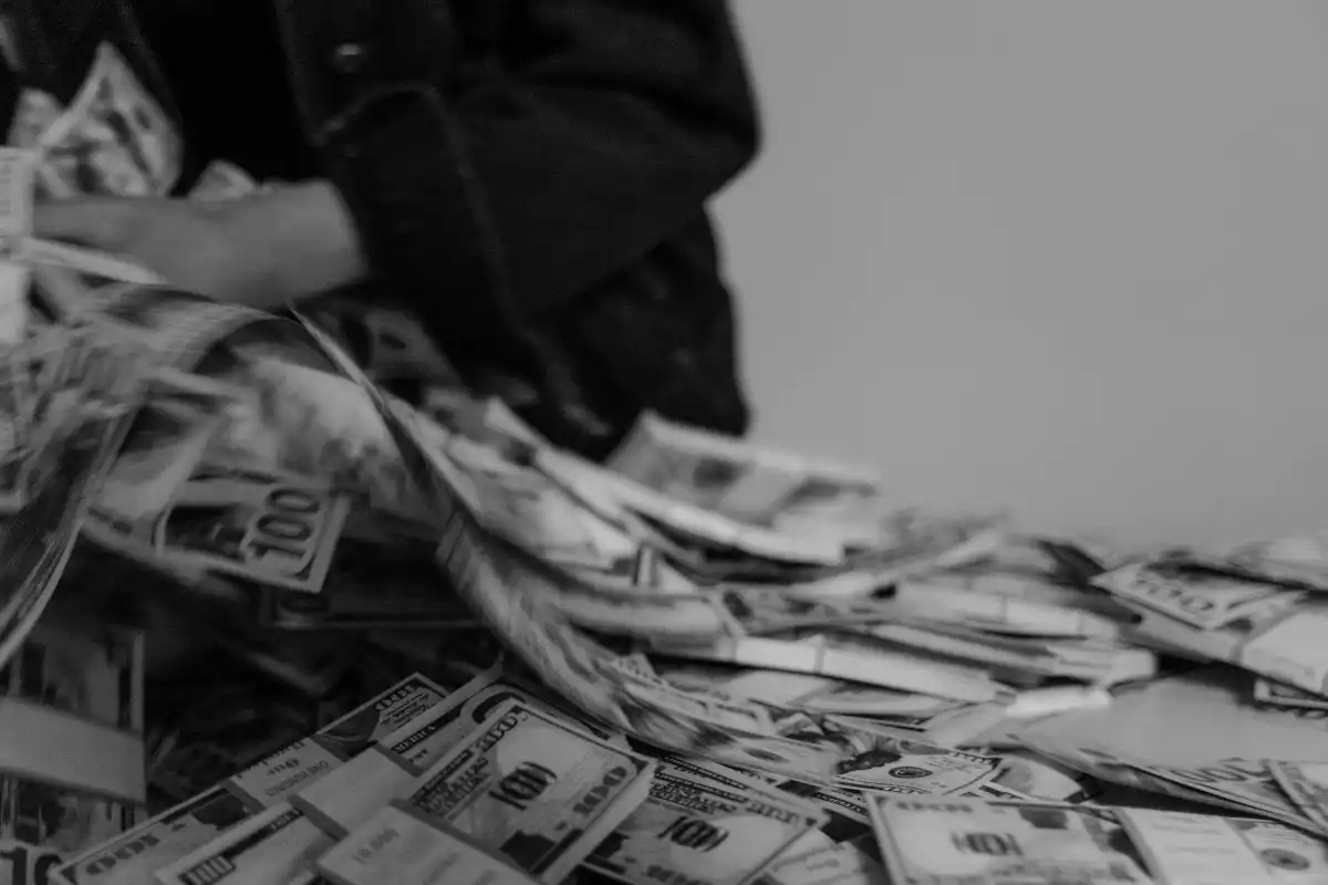На Астанчанку завели 100 уголовных дел за мошенничество на 300 миллионов тенге
