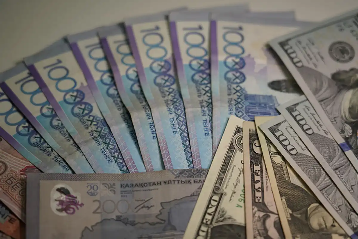 Курс валют в столичных обменниках на 14 июля