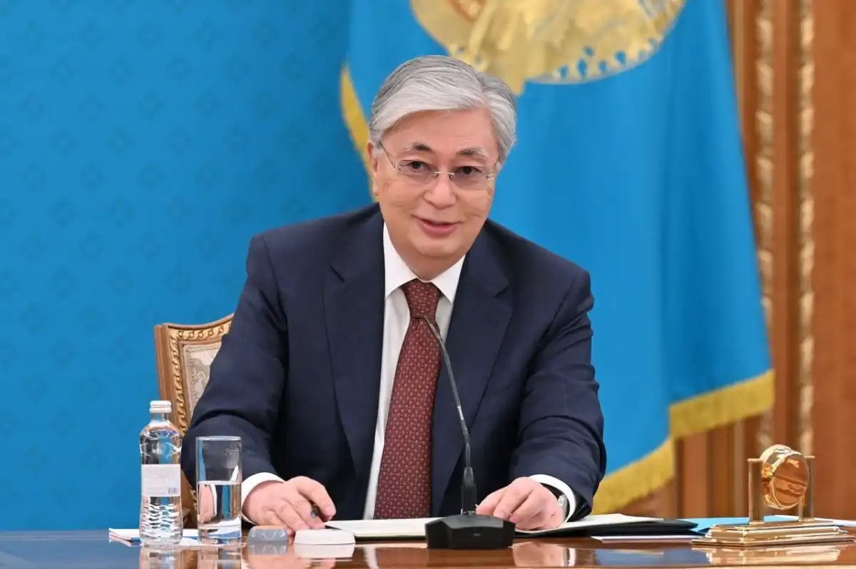 Токаев поздравил казахстанских школьников с победами на международных олимпиадах