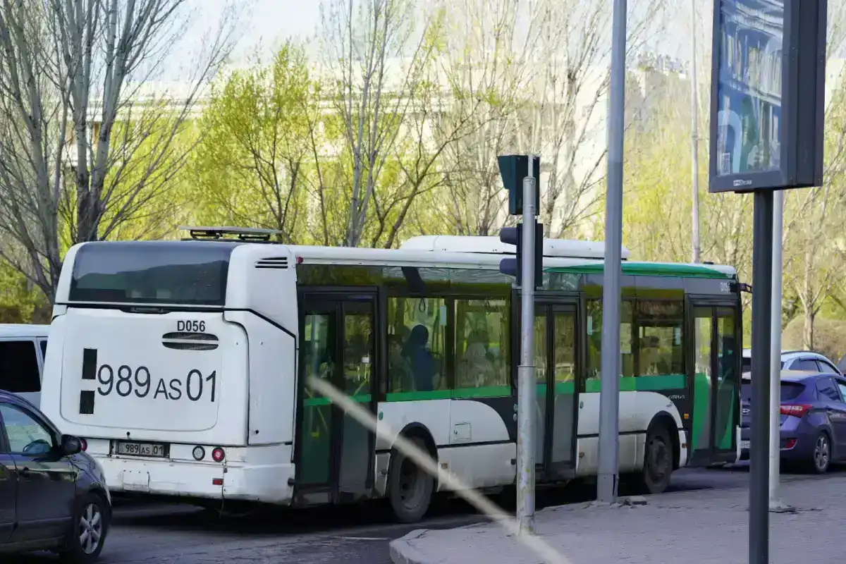 Изменения в движении нескольких автобусов ввели в Астане