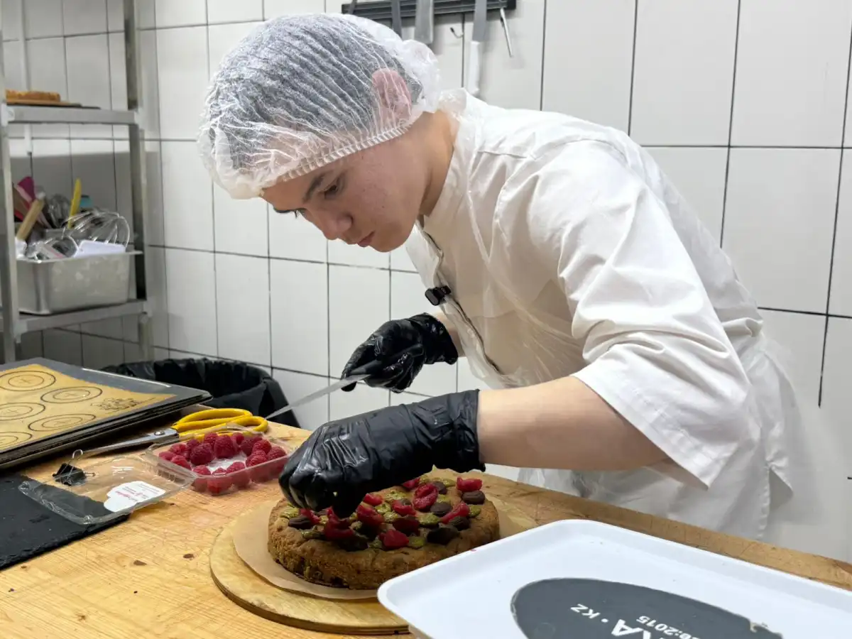 Кондитер — художник вкуса и эмоций: история молодого шефа из Астаны