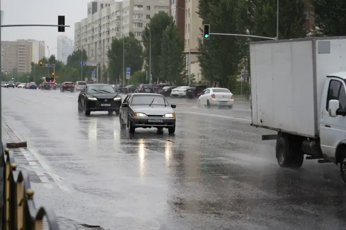 Дождь с грозой ожидается в столице 28 июля