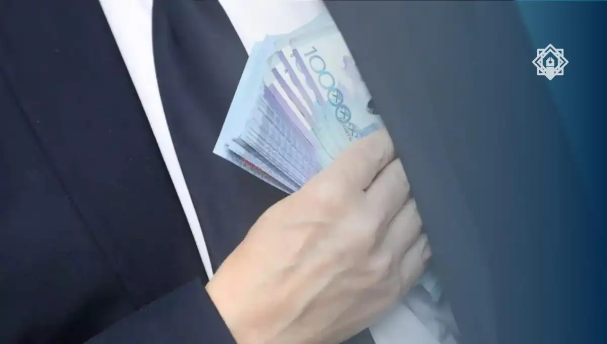 Незаслуженную зарплату получали сотрудники подведомственного предприятия Минпрома