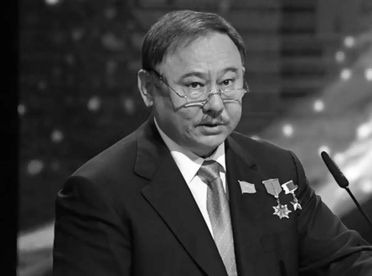Токаев выразил соболезнования родным летчика-космонавта Талгата Мусабаева
