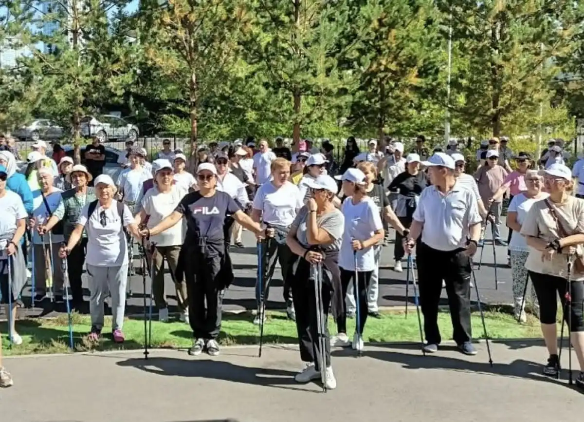 Бесплатные тренировки по скандинавской ходьбе стартуют в Астане