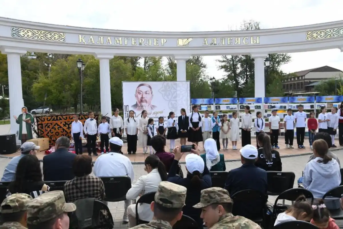 Юные таланты Астаны прочитали стихи Абая на литературном вечере