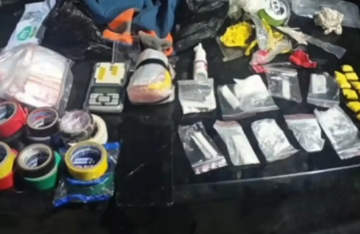 Наркосклад на колесах обнаружили полицейские, приехавшие к нарушителю правил парковки