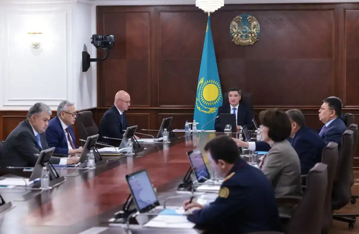 Премьер-министр дал ряд поручений по развитию железнодорожной отрасли