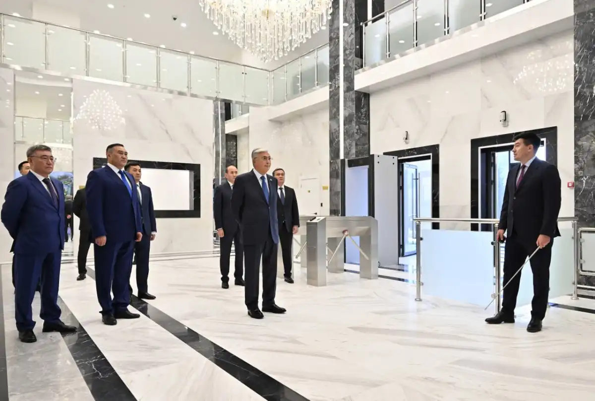 Президент посетил новое здание ДКНБ по Астане