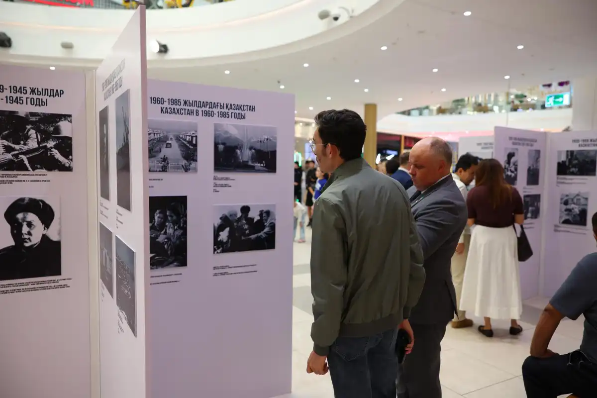 В MEGA Silk Way открылась уникальная фотовыставка к 105-летию агентства Kazinform