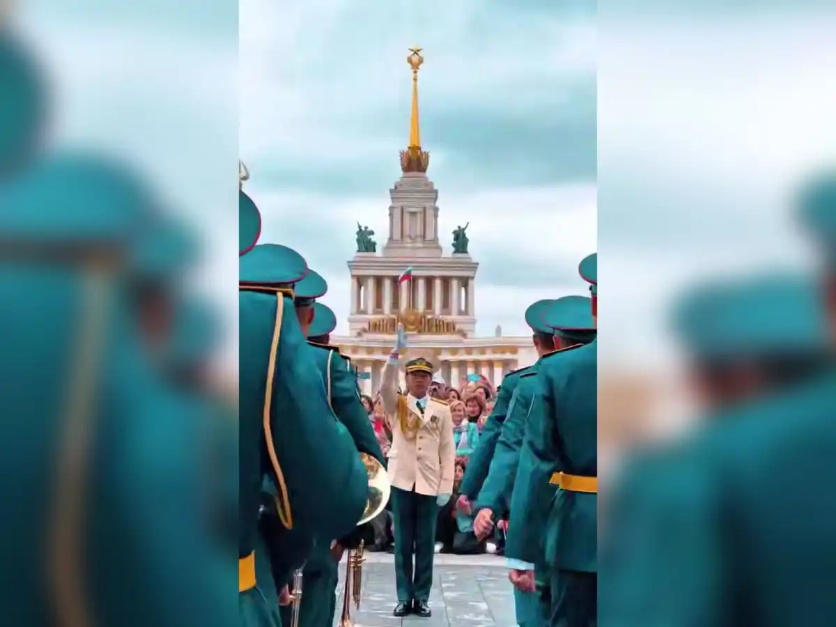 Военный оркестр Казахстана выступил на ВДНХ в Москве - ВИДЕО