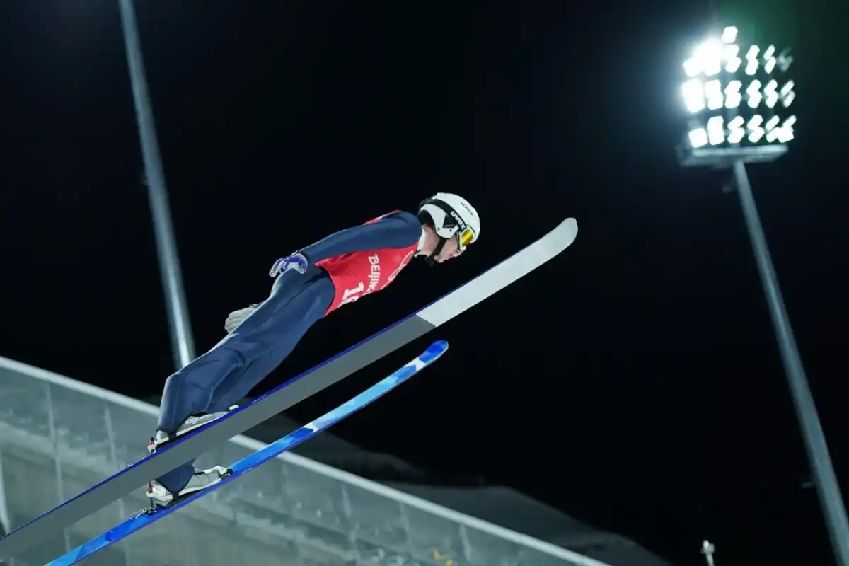 Казахстанский спортсмен завоевал бронзу на Кубке FIS по прыжкам на лыжах