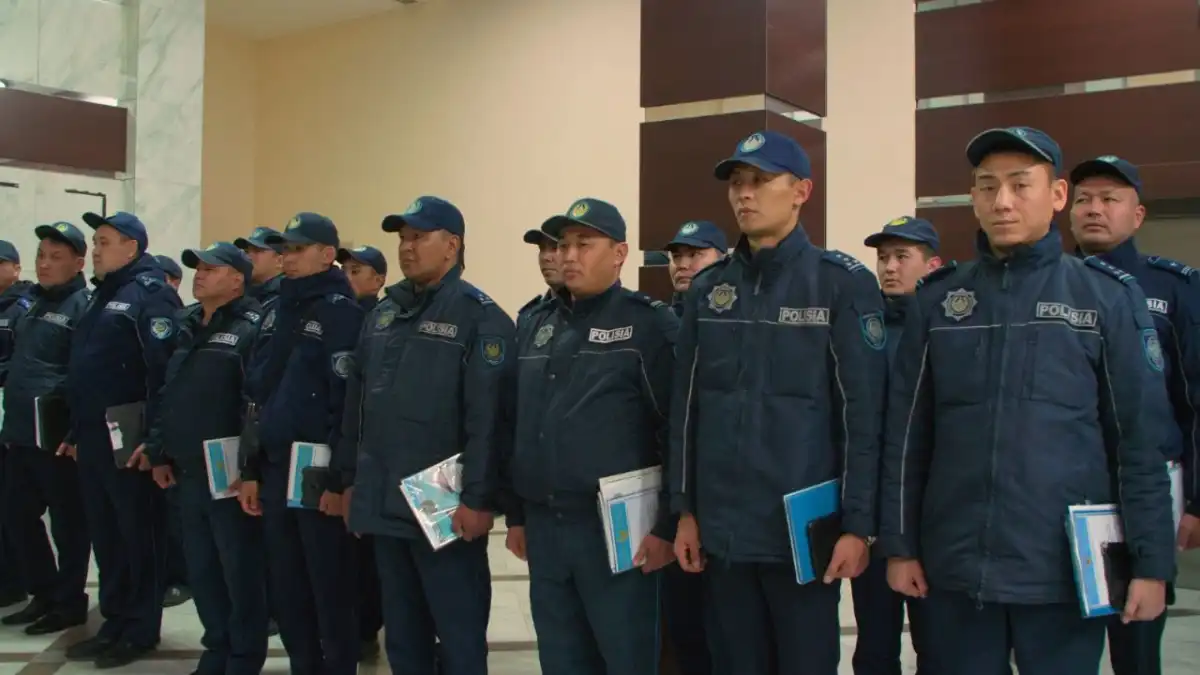 Столичные полицейские выявили двух наркосбытчиков