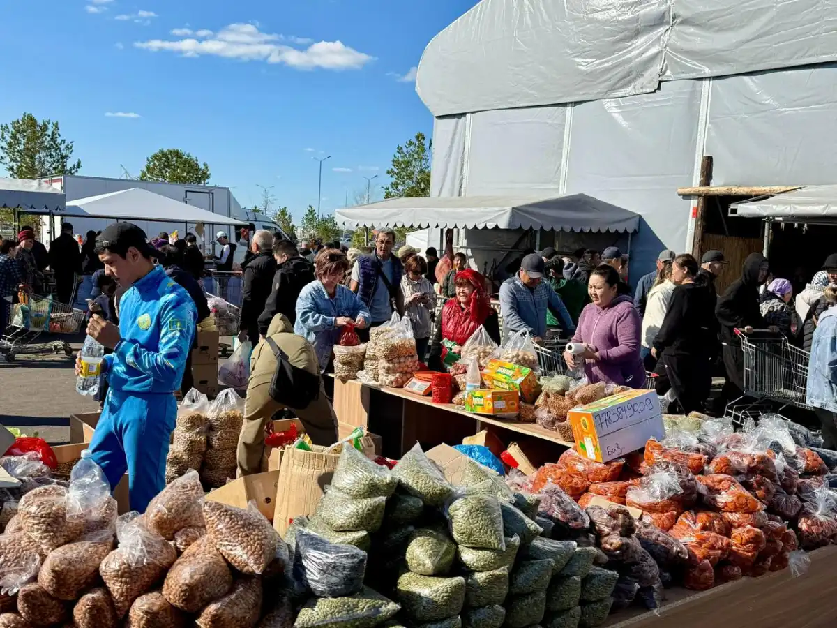 В Астане проходит сельхоз ярмарка продукции Актюбинской области