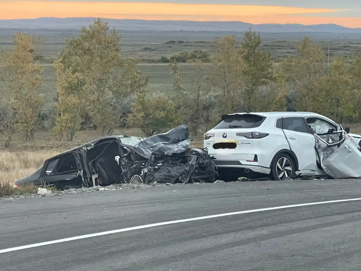 В Казахстане в двух ночных ДТП погибли 15 человек
